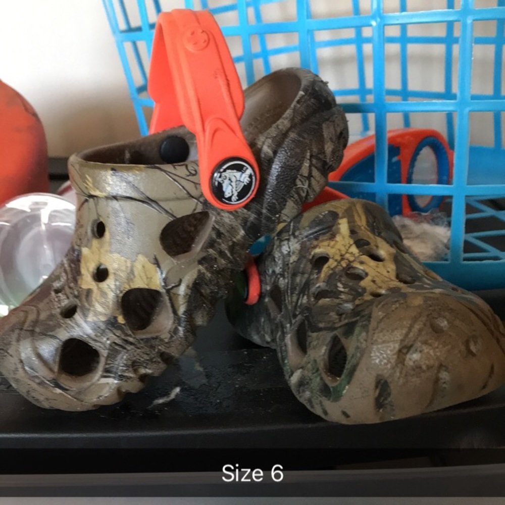 Toddler crocs
